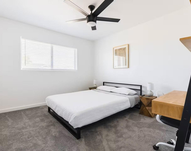 8447 E Vernon Avenue - Photo Thumbnail 16