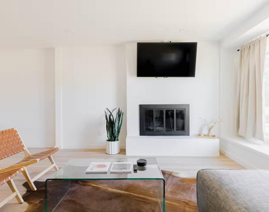 8447 E Vernon Avenue - Photo Thumbnail 5