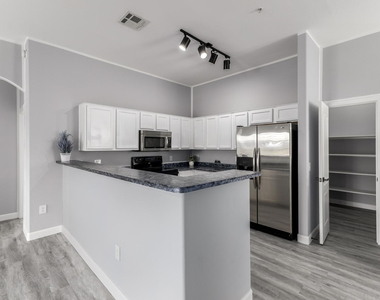 1350 S Greenfield Road - Photo Thumbnail 13