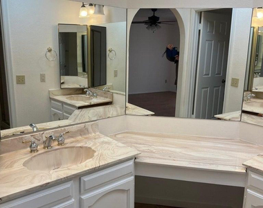 16623 N 29th Drive - Photo Thumbnail 5