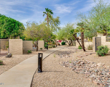 16623 N 29th Drive - Photo Thumbnail 11