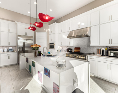 7611 E Camino Vivaz Way - Photo Thumbnail 14