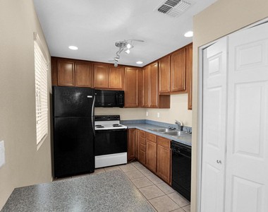 4354 N 82nd Street - Photo Thumbnail 6