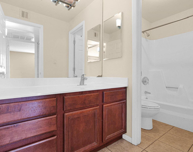 4354 N 82nd Street - Photo Thumbnail 9
