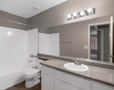 2025 E Campbell Avenue - Photo Thumbnail 6