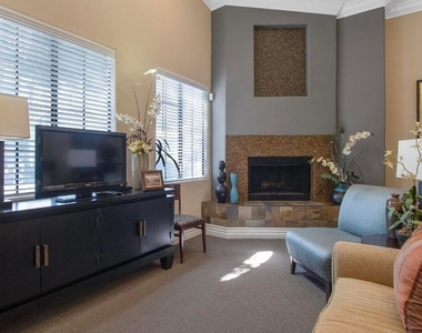 2025 E Campbell Avenue - Photo Thumbnail 12