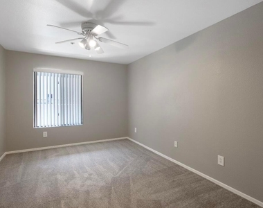 2025 E Campbell Avenue - Photo Thumbnail 7