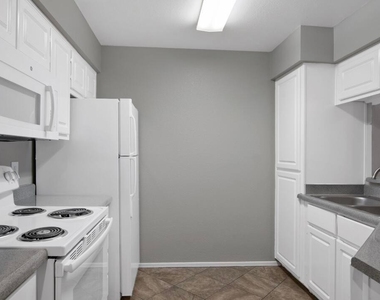 2025 E Campbell Avenue - Photo Thumbnail 3