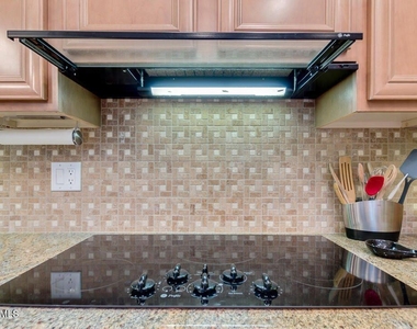 28573 N 128th Drive - Photo Thumbnail 10