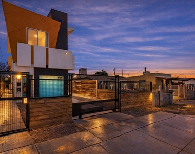 1933 E Monroe Street - Photo Thumbnail 16