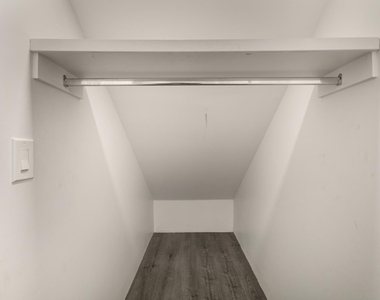 1933 E Monroe Street - Photo Thumbnail 14