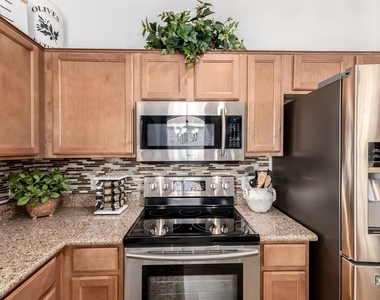 2250 E Deer Valley Road - Photo Thumbnail 7