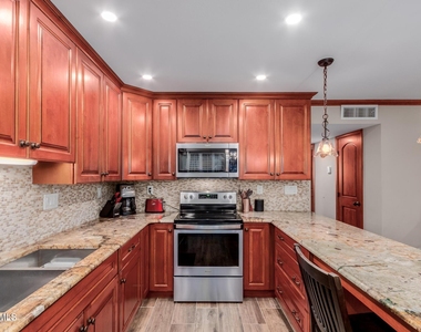 5525 E Thomas Road - Photo Thumbnail 11