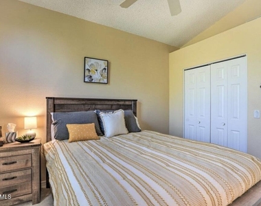 11011 N 92nd Street - Photo Thumbnail 23