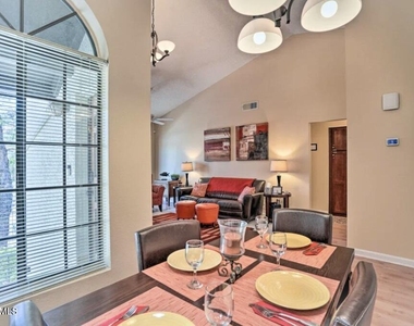 11011 N 92nd Street - Photo Thumbnail 5