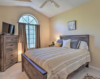 11011 N 92nd Street - Photo Thumbnail 21