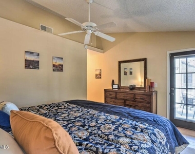 11011 N 92nd Street - Photo Thumbnail 14