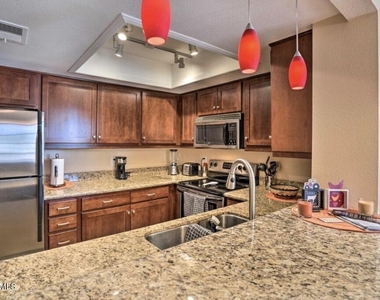 11011 N 92nd Street - Photo Thumbnail 7