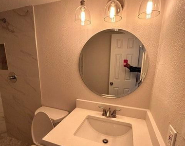5115 N 22nd Avenue - Photo Thumbnail 3