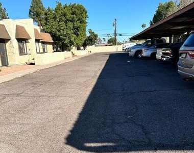 5115 N 22nd Avenue - Photo Thumbnail 7