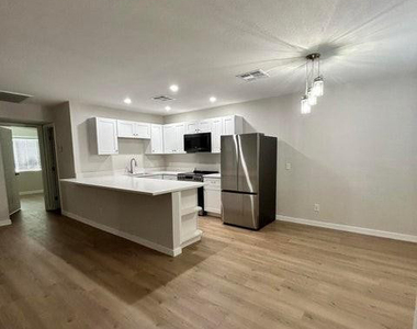 5115 N 22nd Avenue - Photo Thumbnail 15