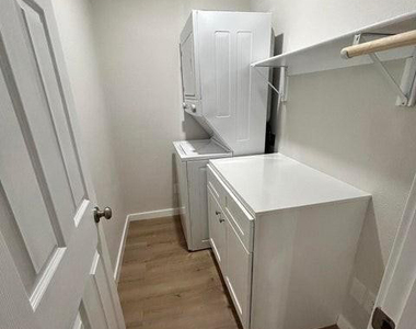 5115 N 22nd Avenue - Photo Thumbnail 16