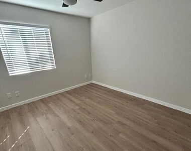 5115 N 22nd Avenue - Photo Thumbnail 22