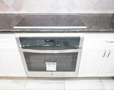 10444 N 69th Street - Photo Thumbnail 13