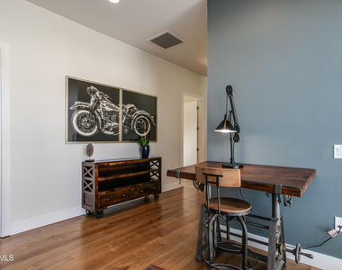 4201 N Marshall Way - Photo Thumbnail 22