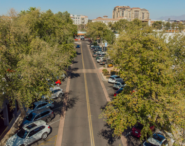 4201 N Marshall Way - Photo Thumbnail 66