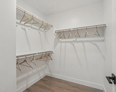 3411 N Val Vista - Photo Thumbnail 6