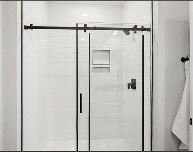 3411 N Val Vista - Photo Thumbnail 7