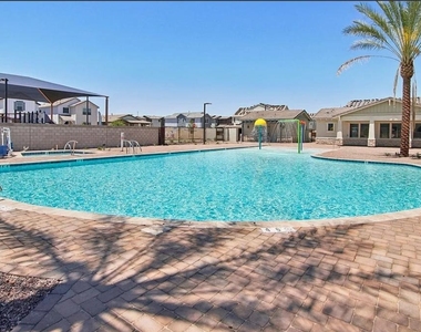 3411 N Val Vista - Photo Thumbnail 13