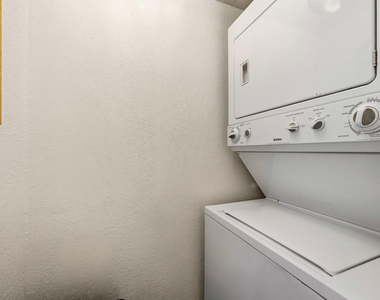 385 W Pierson Street - Photo Thumbnail 19