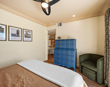 385 W Pierson Street - Photo Thumbnail 16