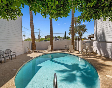 385 W Pierson Street - Photo Thumbnail 24