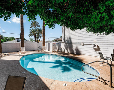 385 W Pierson Street - Photo Thumbnail 23
