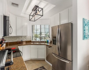 930 N Mesa Drive - Photo Thumbnail 5