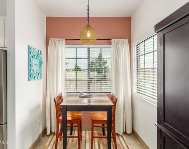 930 N Mesa Drive - Photo Thumbnail 3