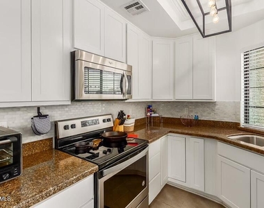 930 N Mesa Drive - Photo Thumbnail 7