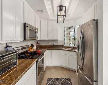 930 N Mesa Drive - Photo Thumbnail 6