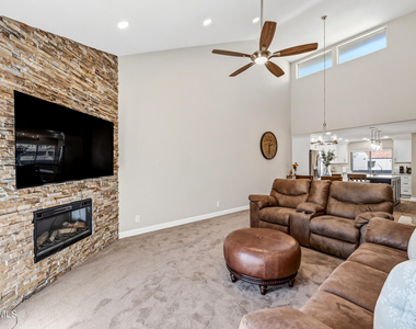 7340 N Via Camello Del Norte -- - Photo Thumbnail 2