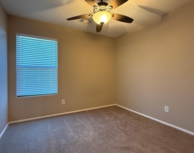 4533 S 236th Drive - Photo Thumbnail 23