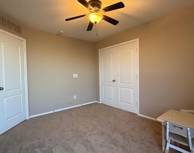 4533 S 236th Drive - Photo Thumbnail 16