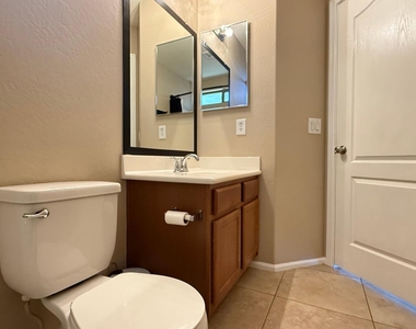 4533 S 236th Drive - Photo Thumbnail 20
