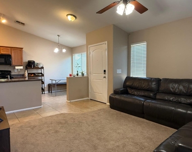4533 S 236th Drive - Photo Thumbnail 5