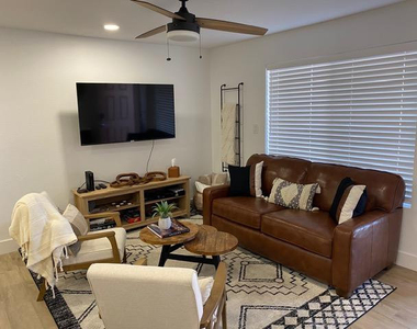 1440 N Idaho Road - Photo Thumbnail 1