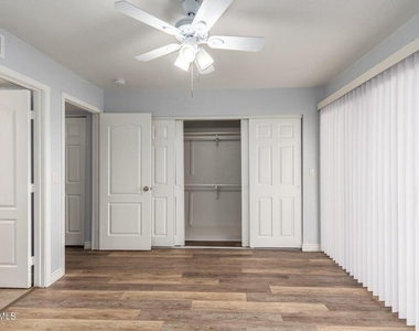 3434 W Danbury Drive - Photo Thumbnail 14