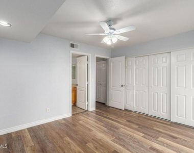 3434 W Danbury Drive - Photo Thumbnail 13
