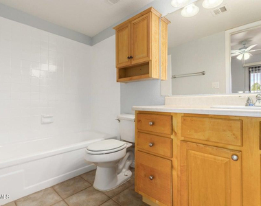 3434 W Danbury Drive - Photo Thumbnail 16